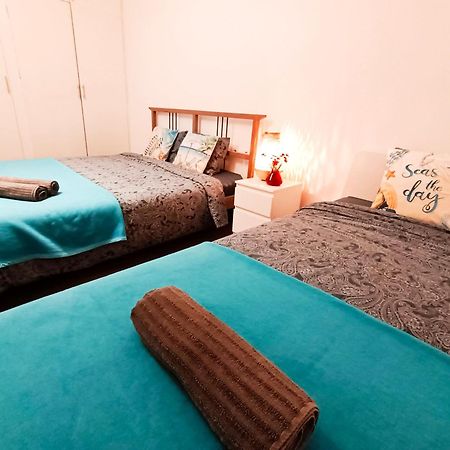 By Plaza Real Budget Rooms 巴塞罗那 外观 照片