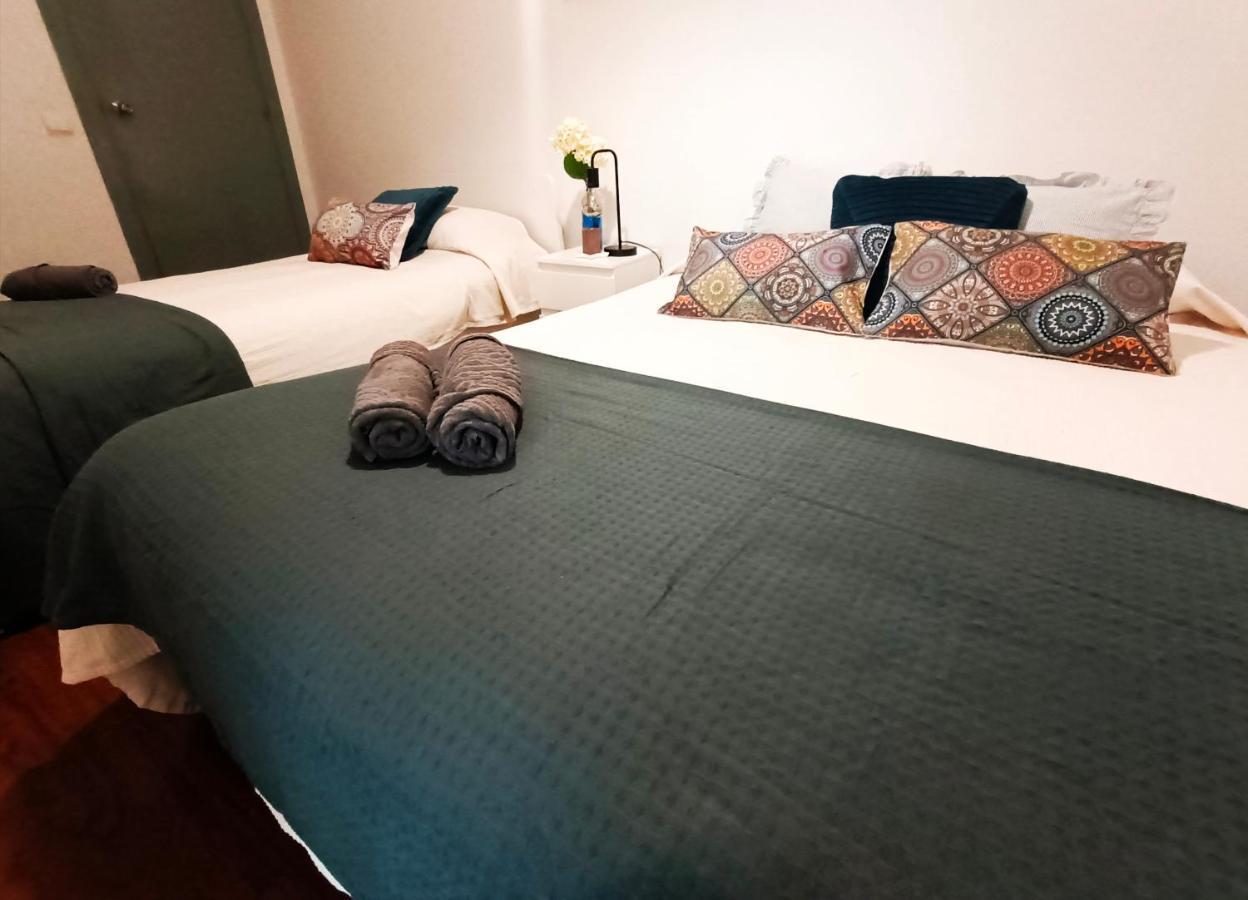 By Plaza Real Budget Rooms 巴塞罗那 外观 照片