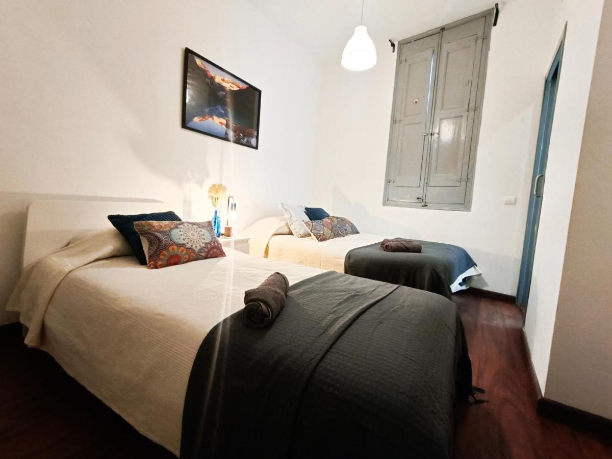 By Plaza Real Budget Rooms 巴塞罗那 外观 照片